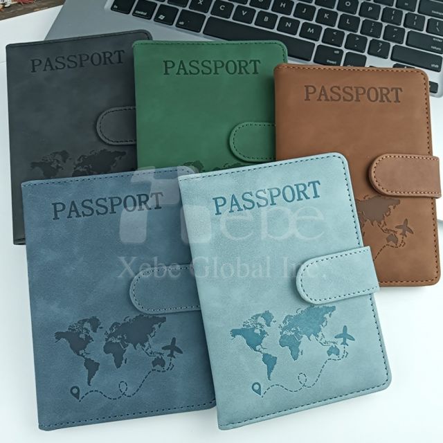水藍色地圖護照夾
